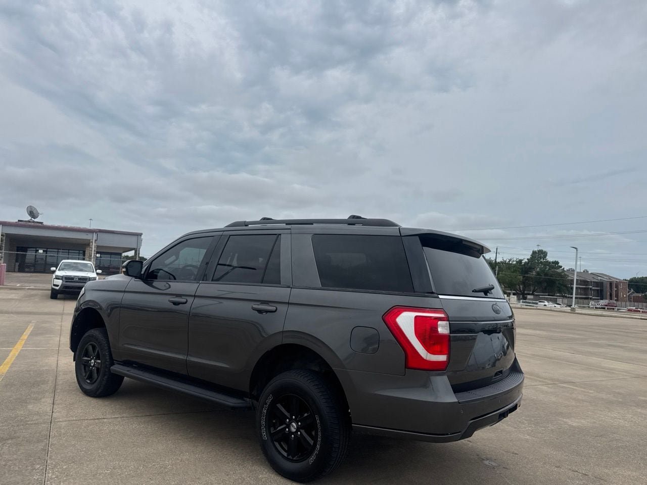 Used 2019 Ford Expedition XLT w/ Equipment Group 201A RWD image 16