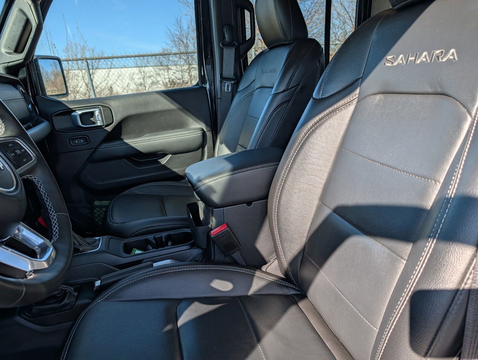 Used 2022 Jeep Wrangler Unlimited Sahara w/ LED Lighting Group image 20