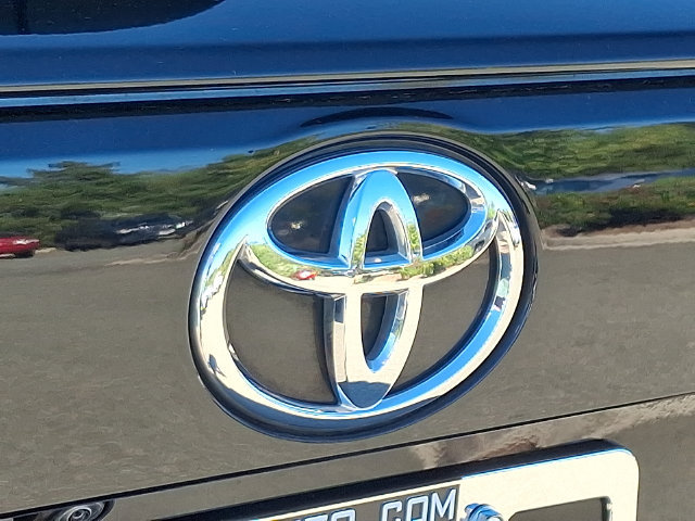 Used 2024 Toyota RAV4 LE AWD/4WD image 28