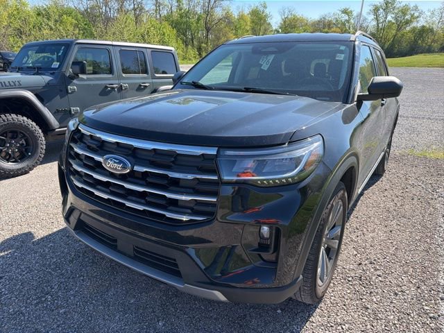 Used 2025 Ford Explorer Active w/ Active Comfort Package image 2