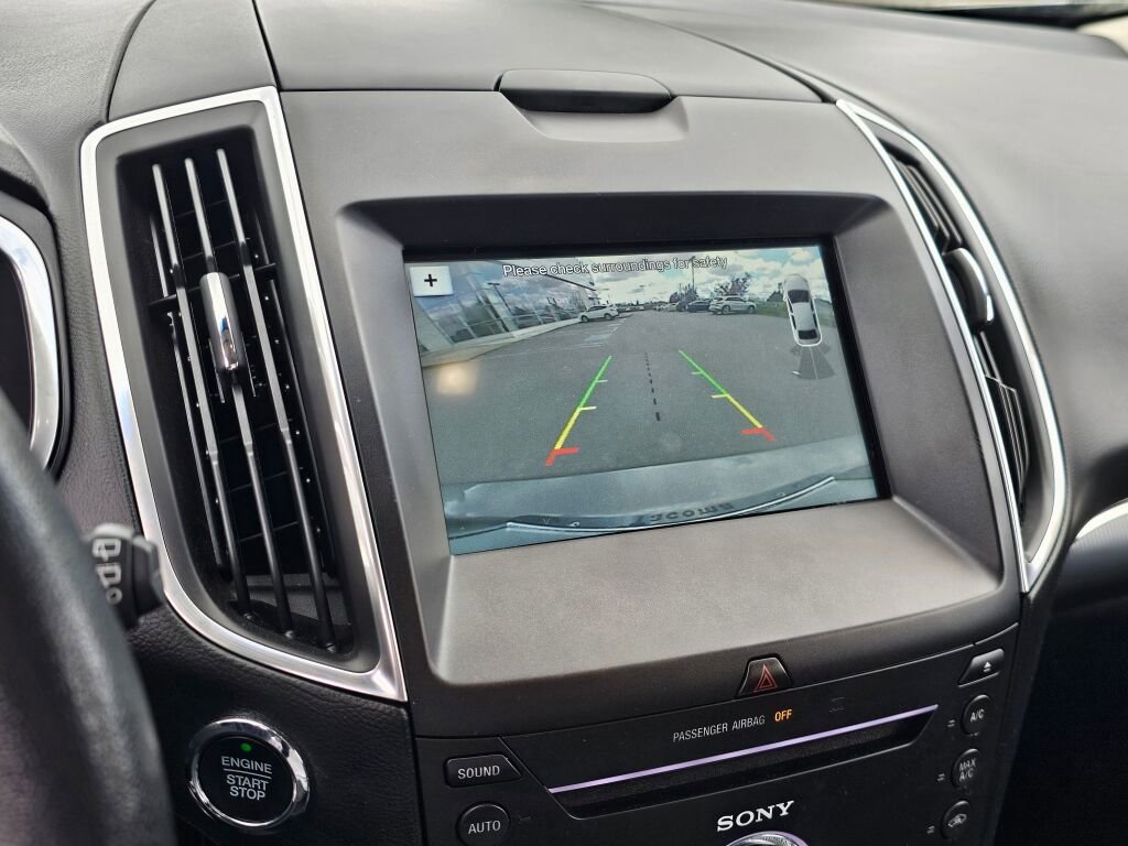 Used 2017 Ford Edge Titanium w/ Technology Package image 34