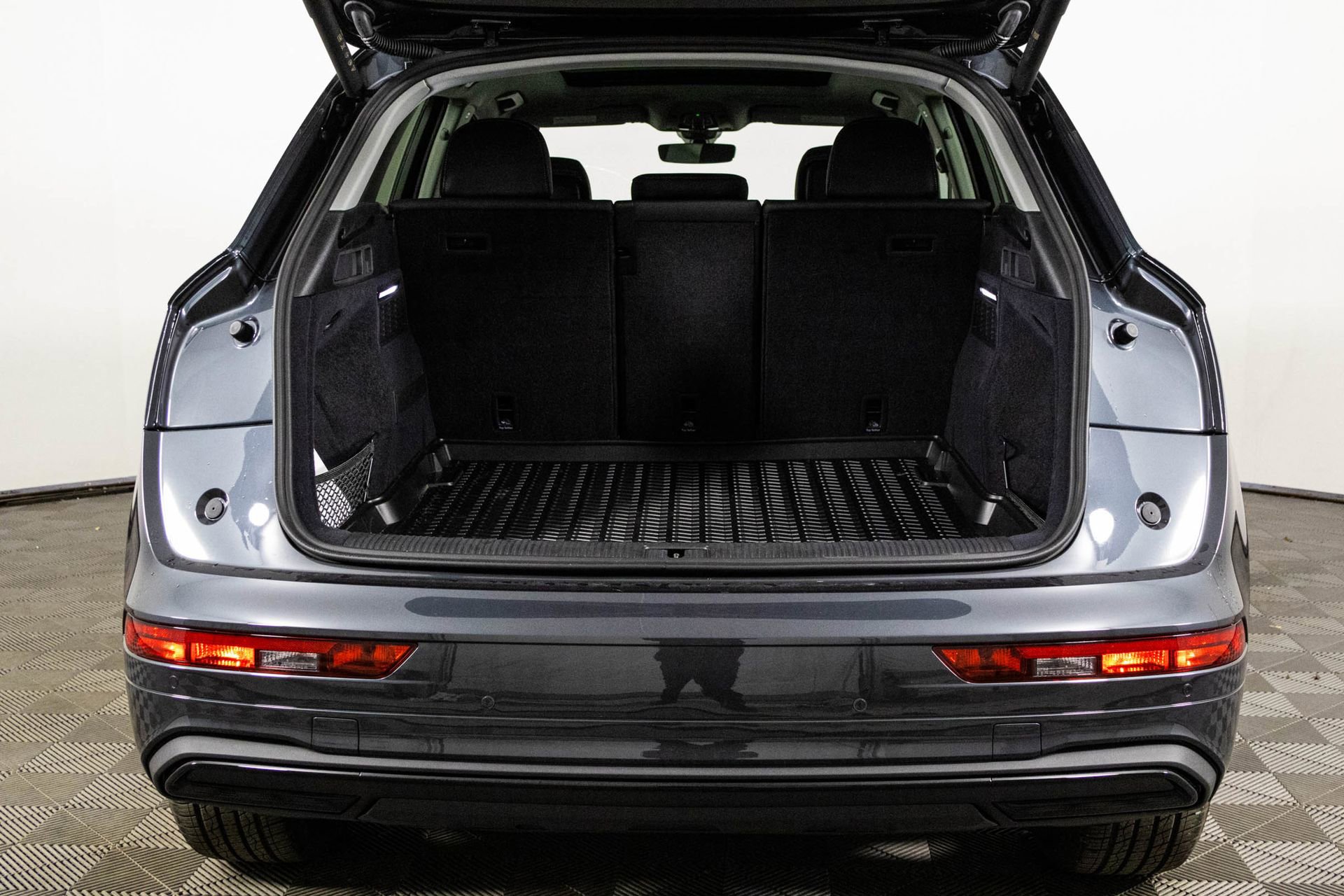 Used 2025 Audi Q5 2.0T Premium image 36