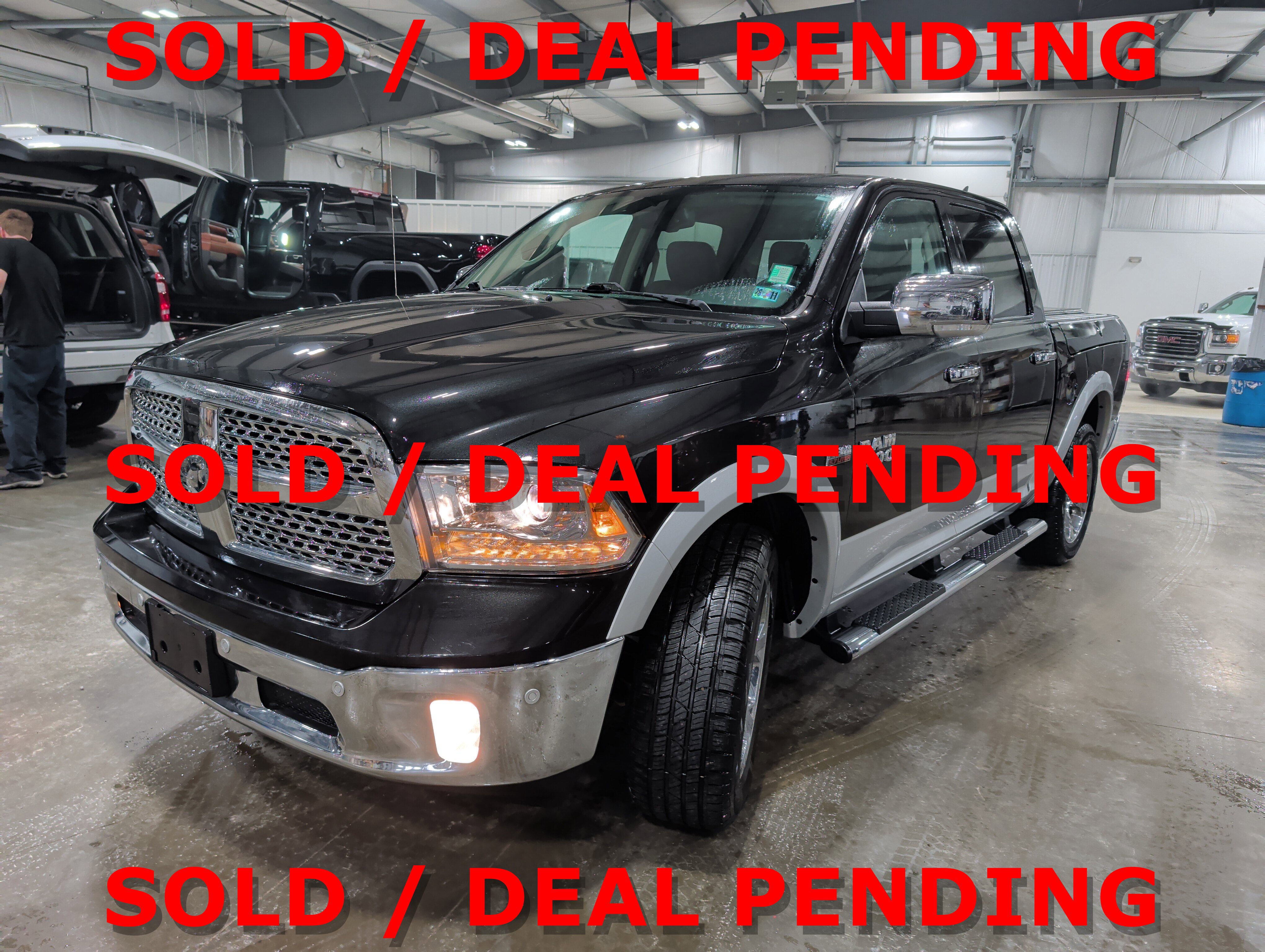 Used 2017 RAM 1500 Laramie image 6