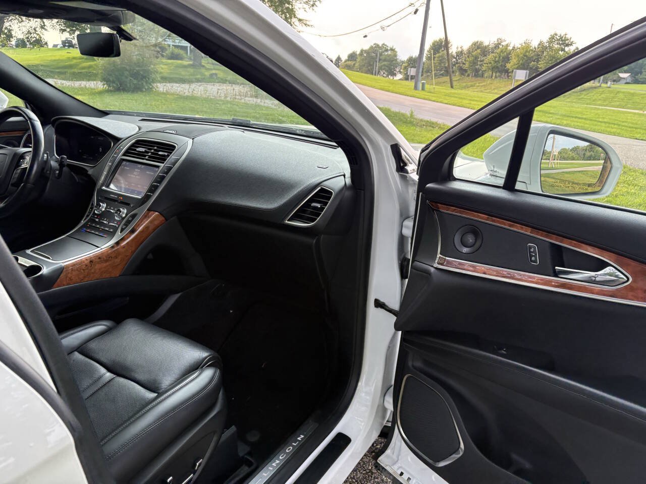 Used 2020 Lincoln Nautilus Reserve w/ Equipment Group 201A AWD/4WD image 36