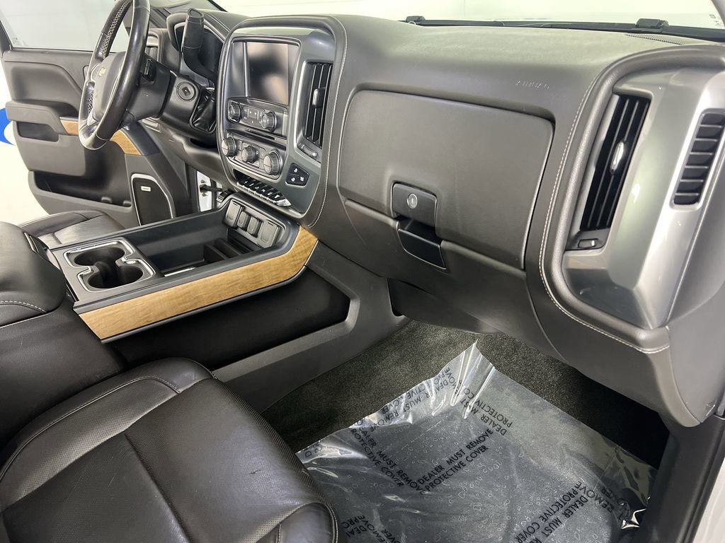 Used 2018 Chevrolet Silverado 2500 LTZ w/ Custom Sport Edition AWD/4WD image 27