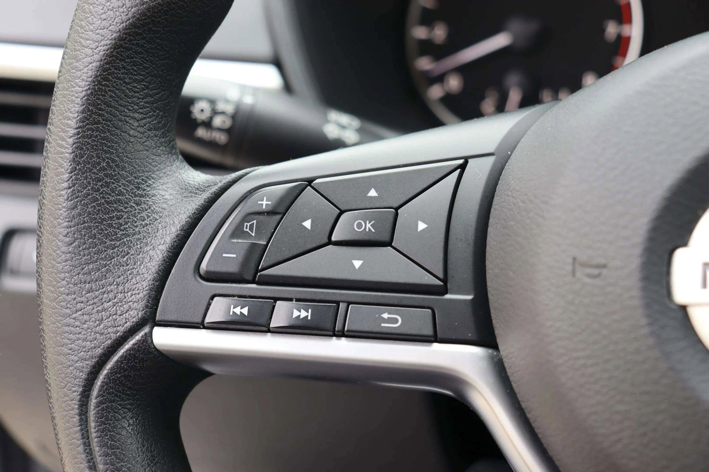 Used 2022 Nissan Altima 2.5 SV image 22