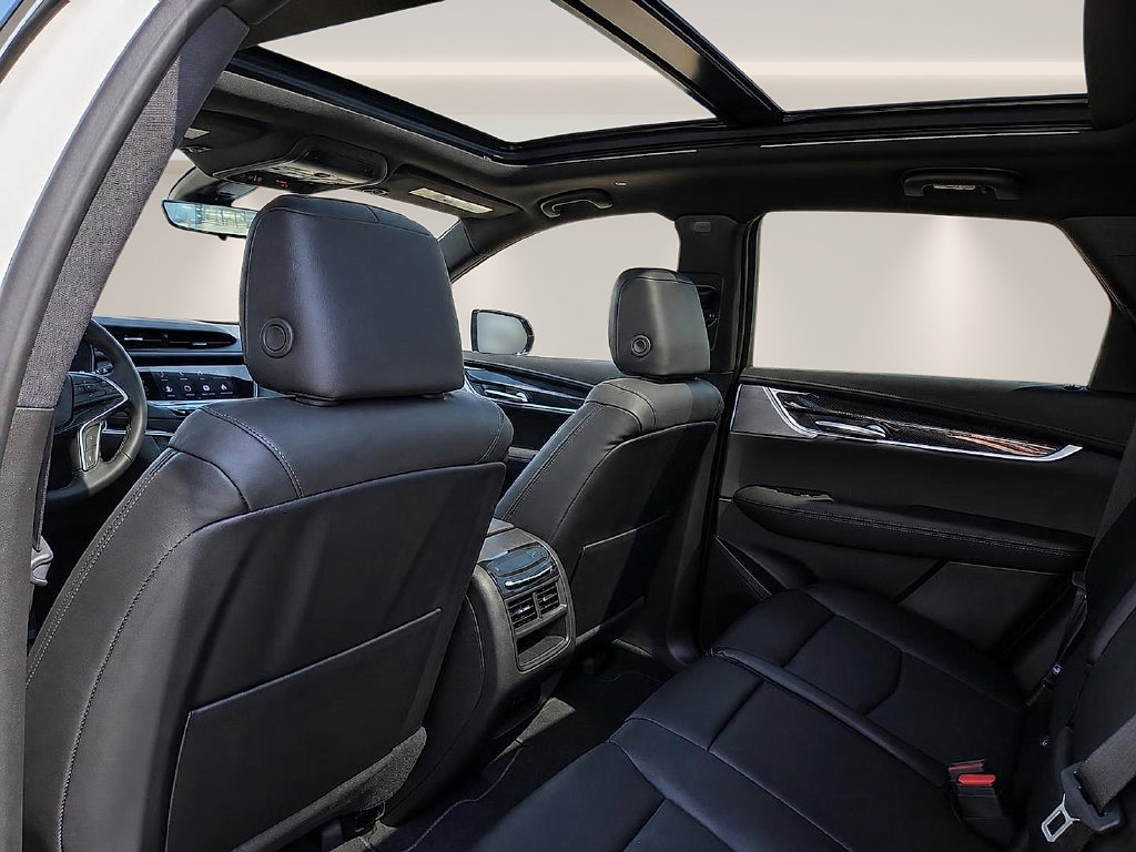 New 2026 Cadillac XT5 Sportv w/ LPO, Onyx Lite Package AWD/4WD image 12