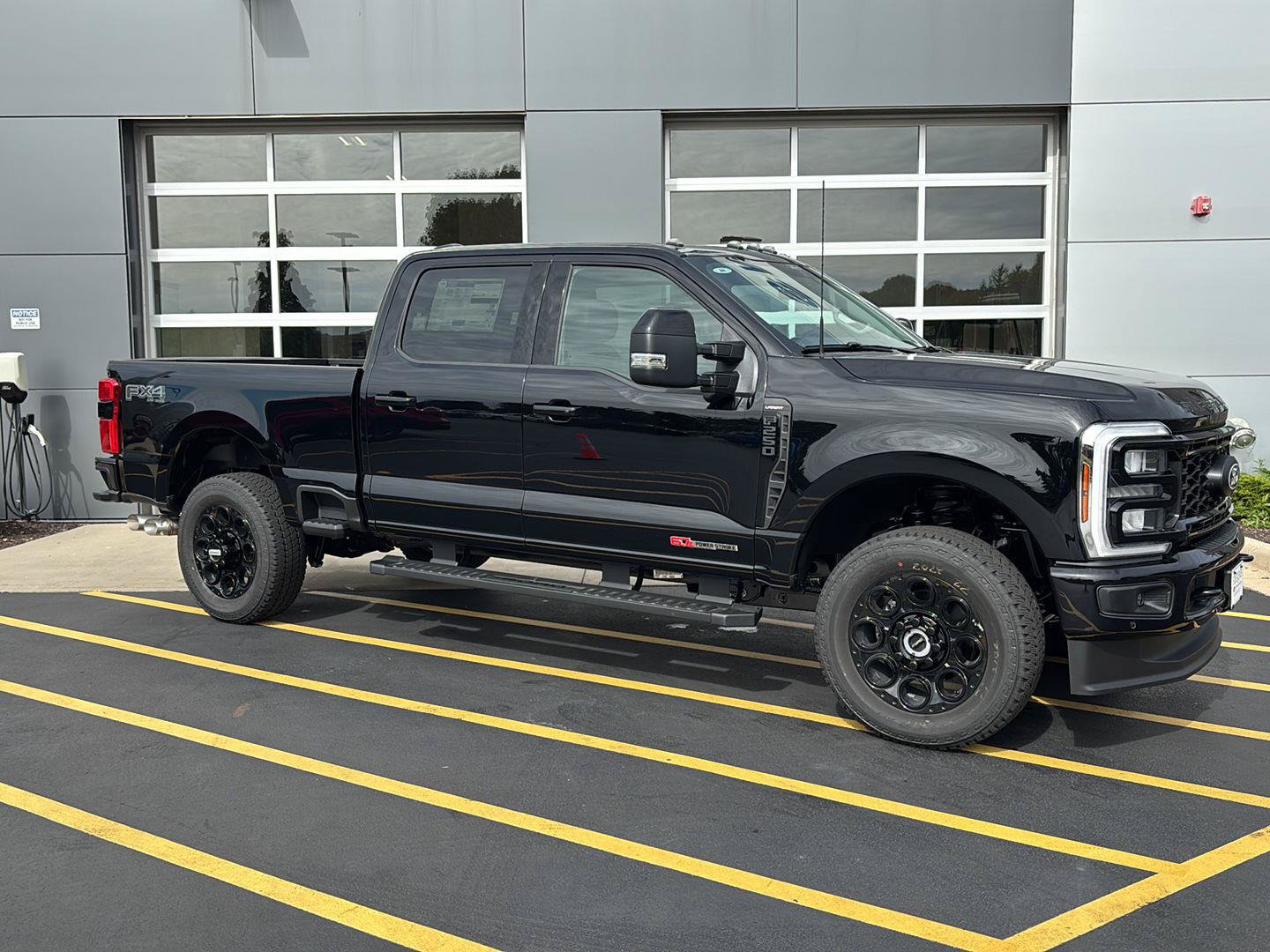 New 2027 Ford F250 Lariat w/ Black Appearance Package AWD/4WD image 2