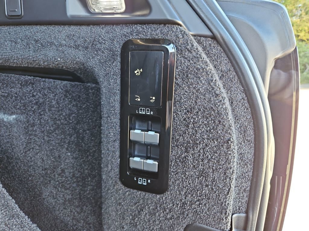 Used 2023 Land Rover Range Rover Long Wheelbase SE image 37