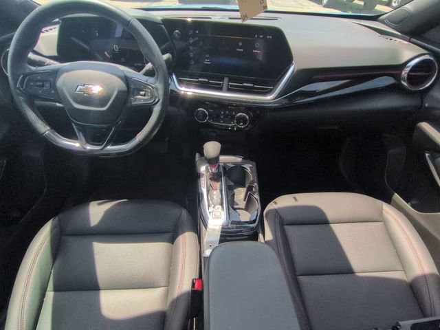 Used 2024 Chevrolet Trax RS w/ Sunroof Package FWD image 27