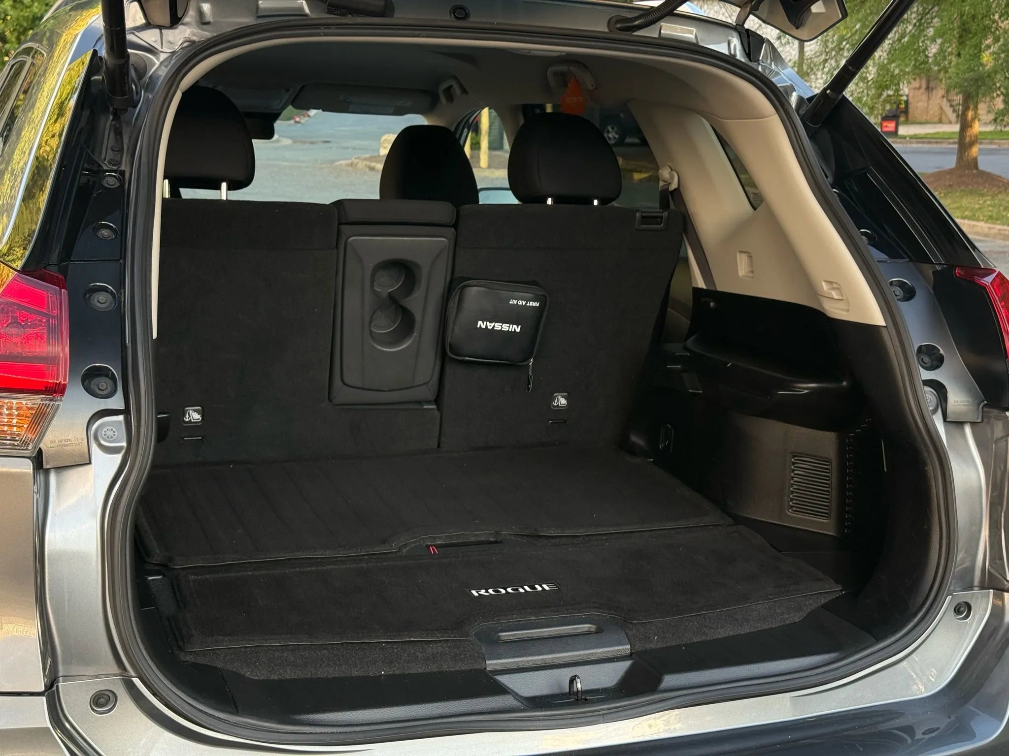 Used 2020 Nissan Rogue SV image 22