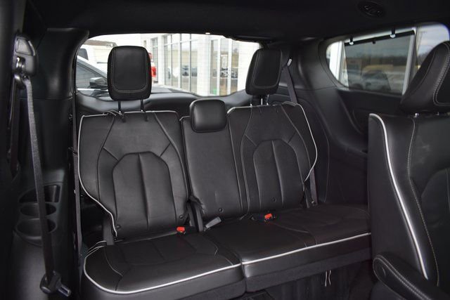 Used 2021 Chrysler Pacifica Limited w/ S Appearance Package image 49