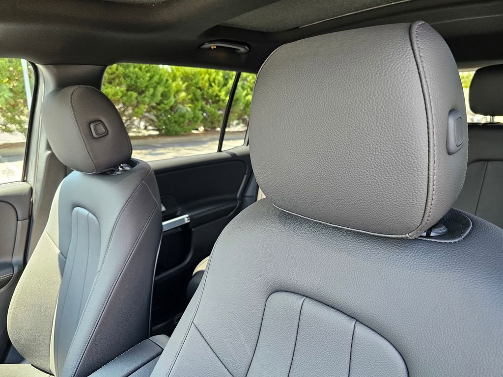 Used 2026 Mercedes-Benz GLB 250 image 17