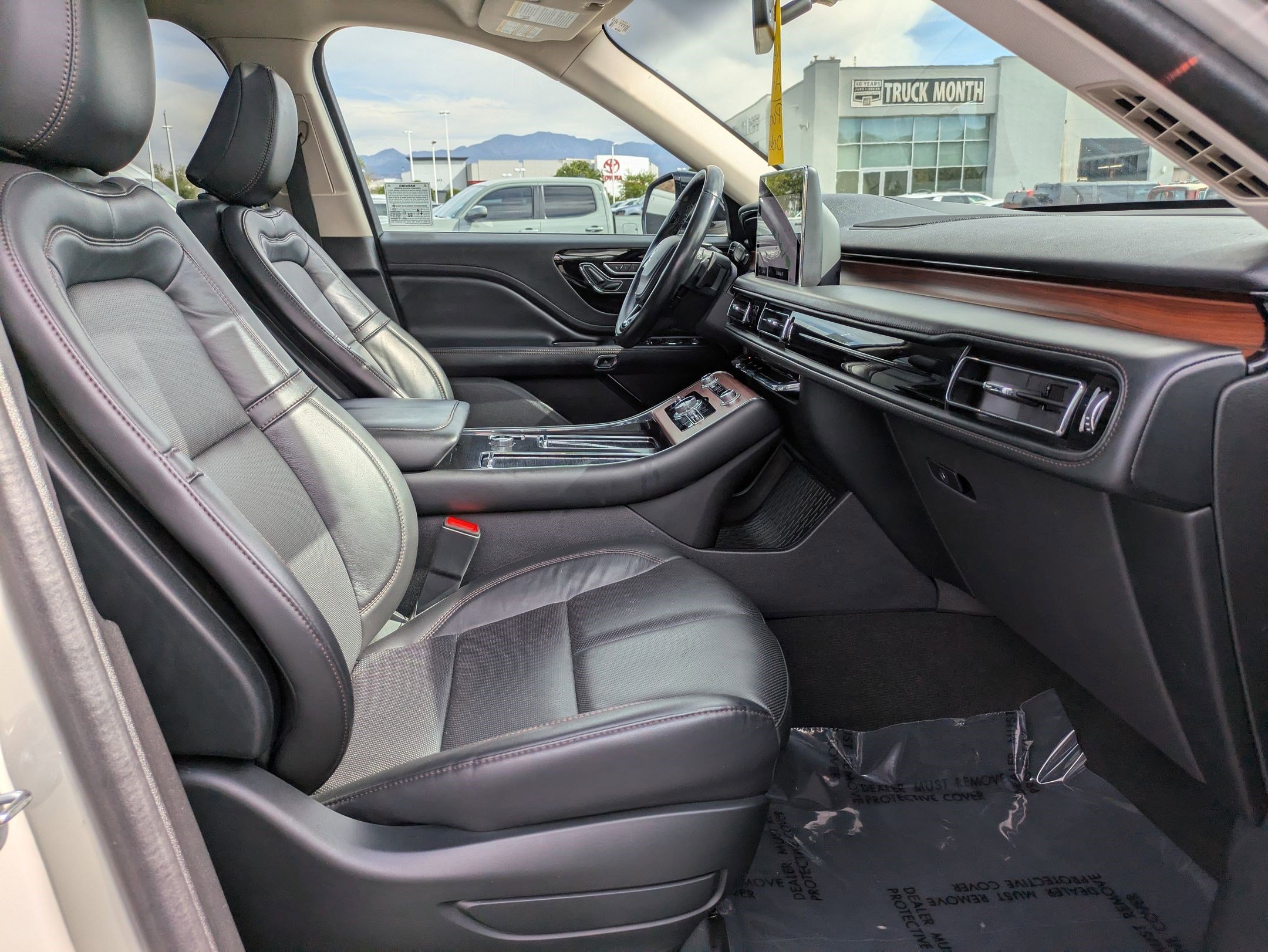 Used 2023 Lincoln Aviator Grand Touring image 32