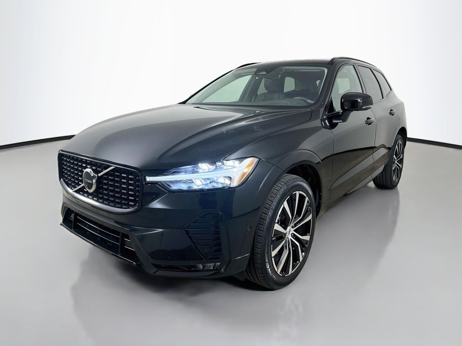 Used 2024 Volvo XC60 B5 Plus w/ Climate Package