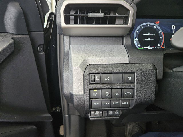 Used 2025 Toyota 4Runner Trailhunter AWD/4WD image 29