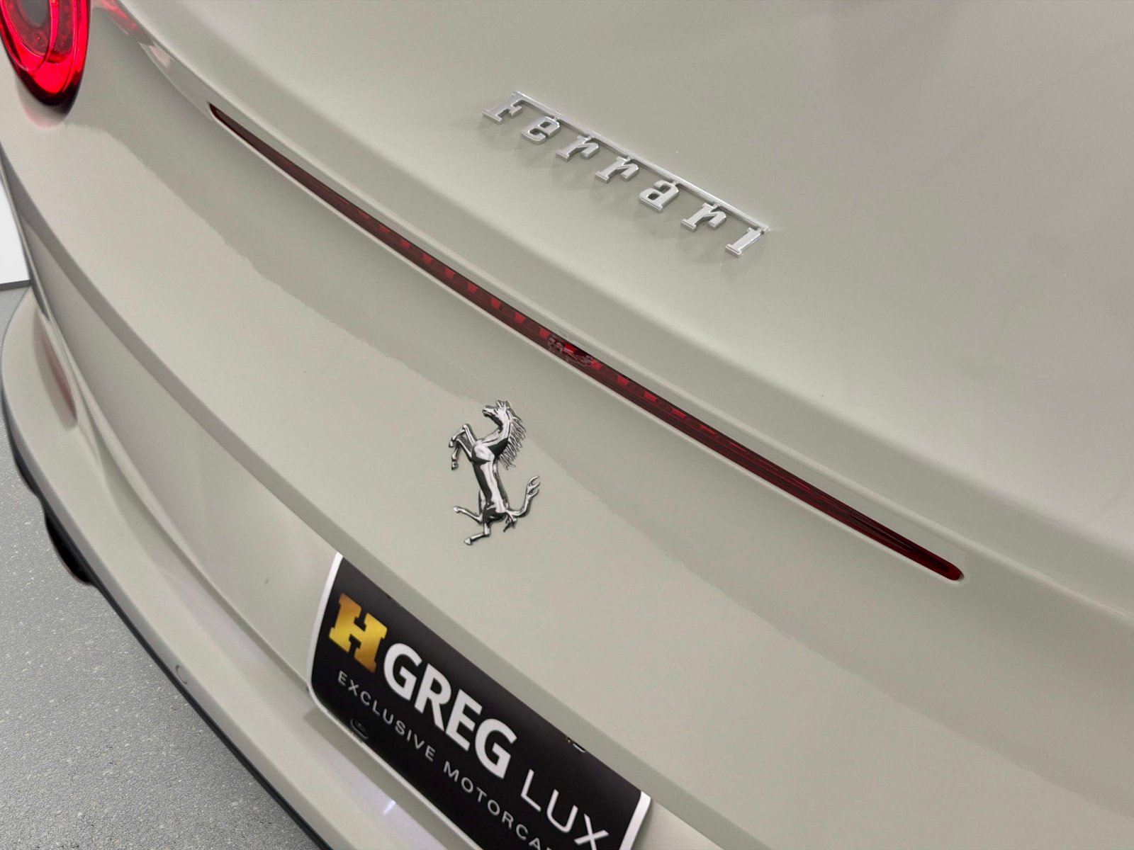 Used 2016 Ferrari California T image 17