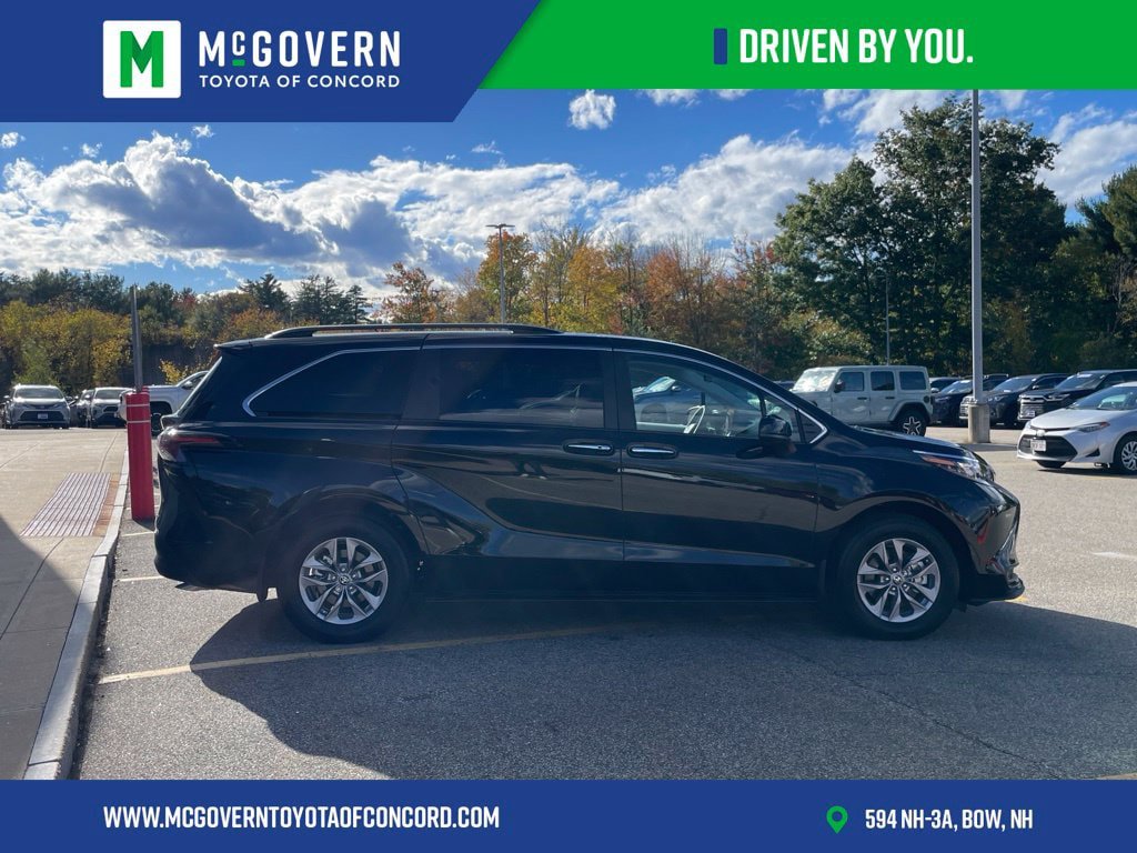 Used 2026 Toyota Sienna XLE FWD image 6