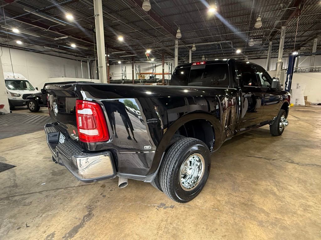 Used 2024 RAM 3500 Tradesman w/ Chrome Appearance Group AWD/4WD image 6