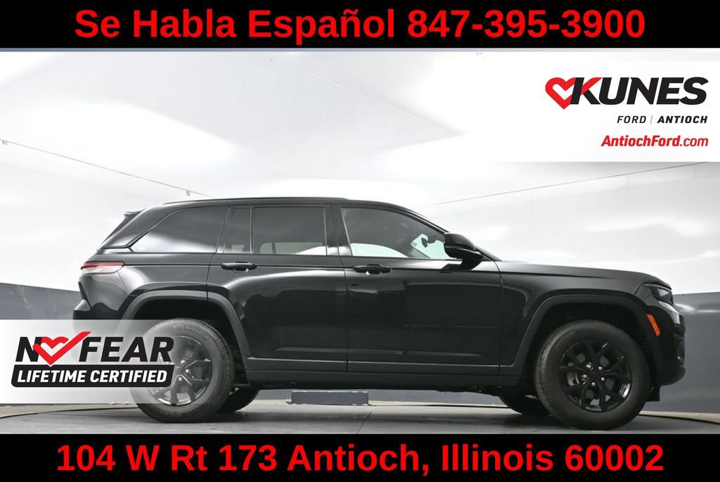 Used 2025 Jeep Grand Cherokee Altitude AWD/4WD image 57