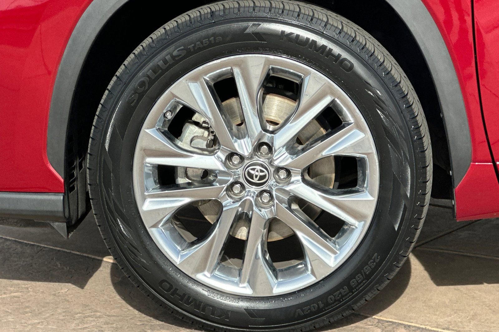 Used 2023 Toyota Highlander Limited image 34