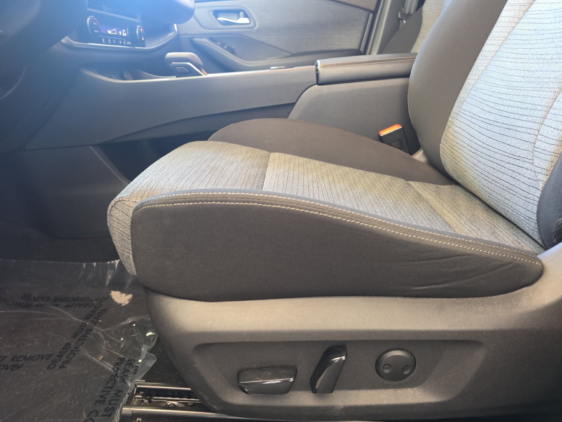 Used 2023 Nissan Rogue SV AWD/4WD image 27