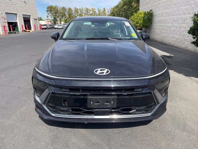 Used 2025 Hyundai Sonata SEL FWD image 2
