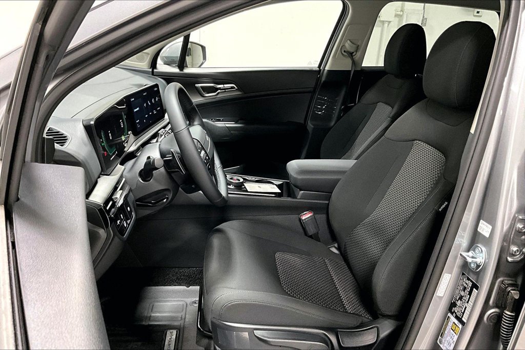 New 2026 Kia Sportage LX FWD image 24