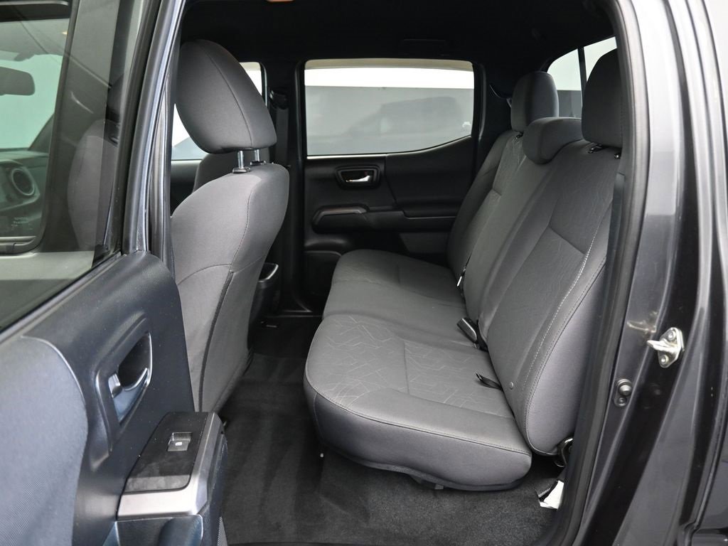 Used 2017 Toyota Tacoma TRD Off-Road image 33