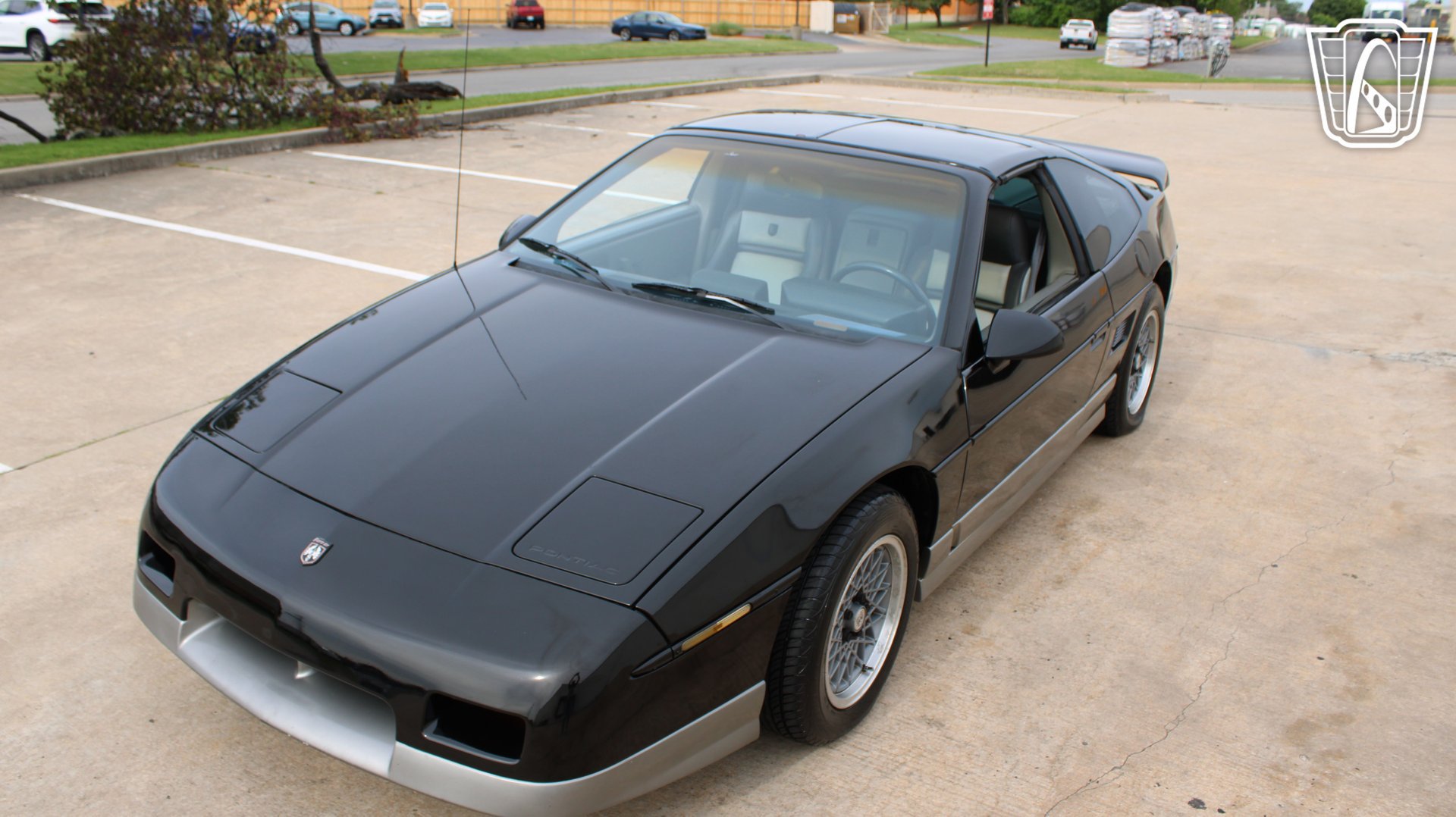 Used 1987 Pontiac Fiero GT RWD image 27