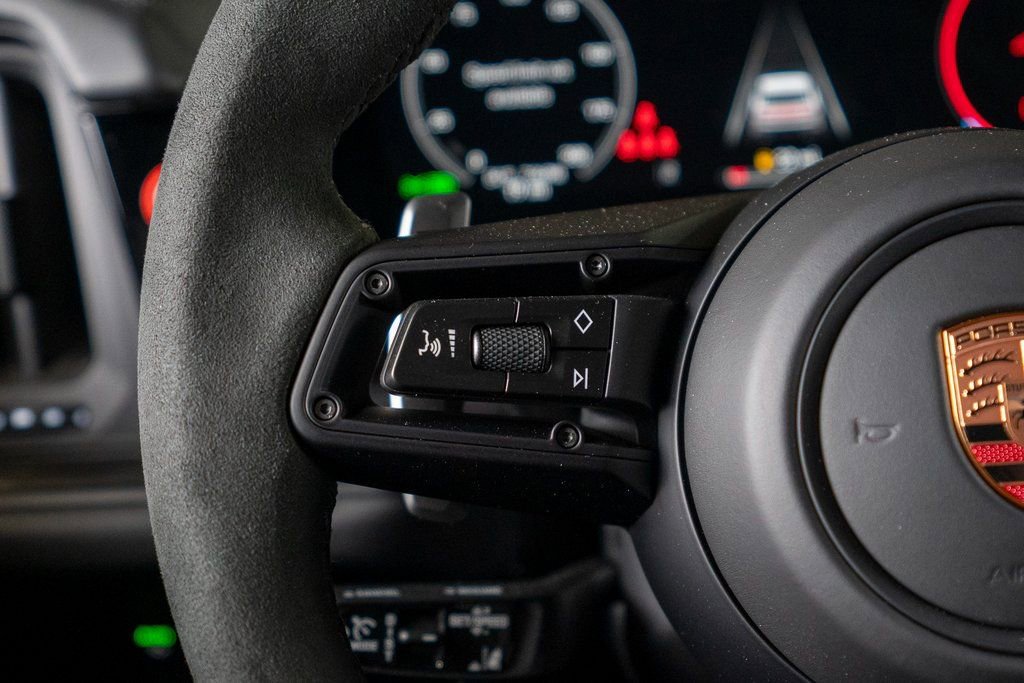 New 2026 Porsche Cayenne GTS image 21