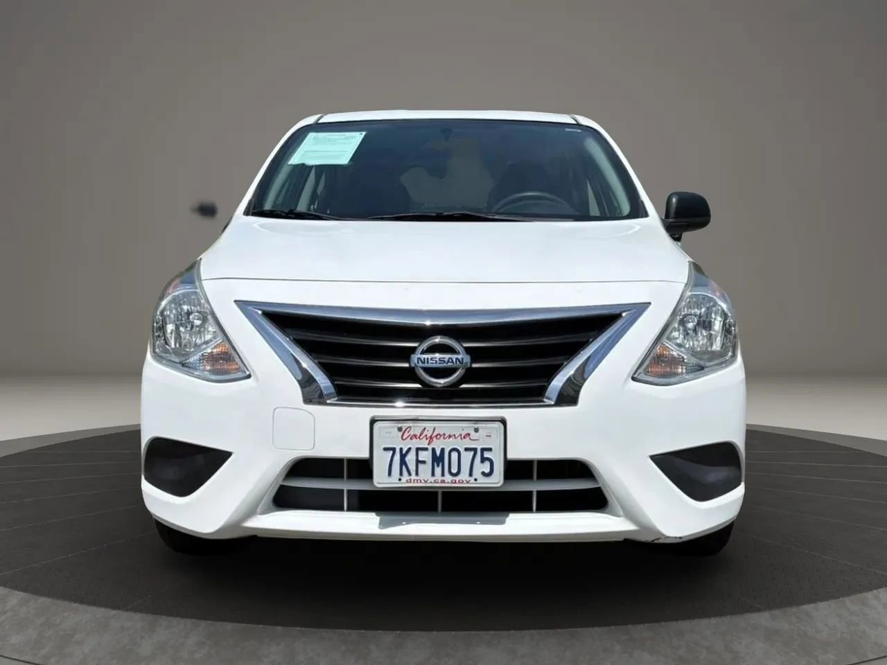 Used 2015 Nissan Versa S Plus FWD image 2