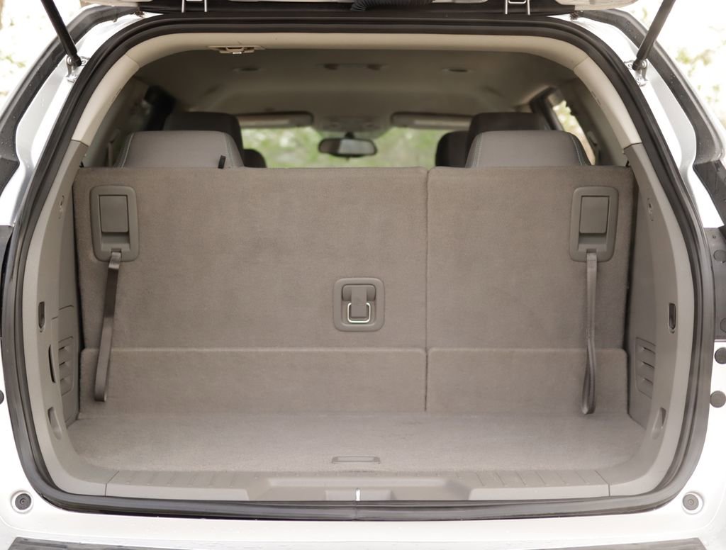Used 2017 Chevrolet Traverse LT image 26
