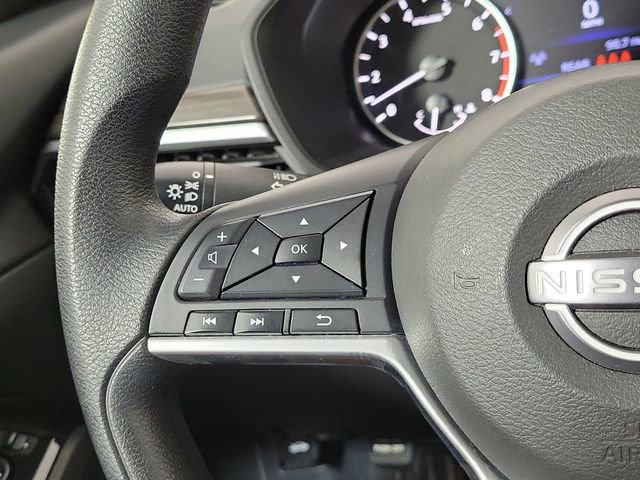 Used 2023 Nissan Altima 2.5 SV FWD image 16