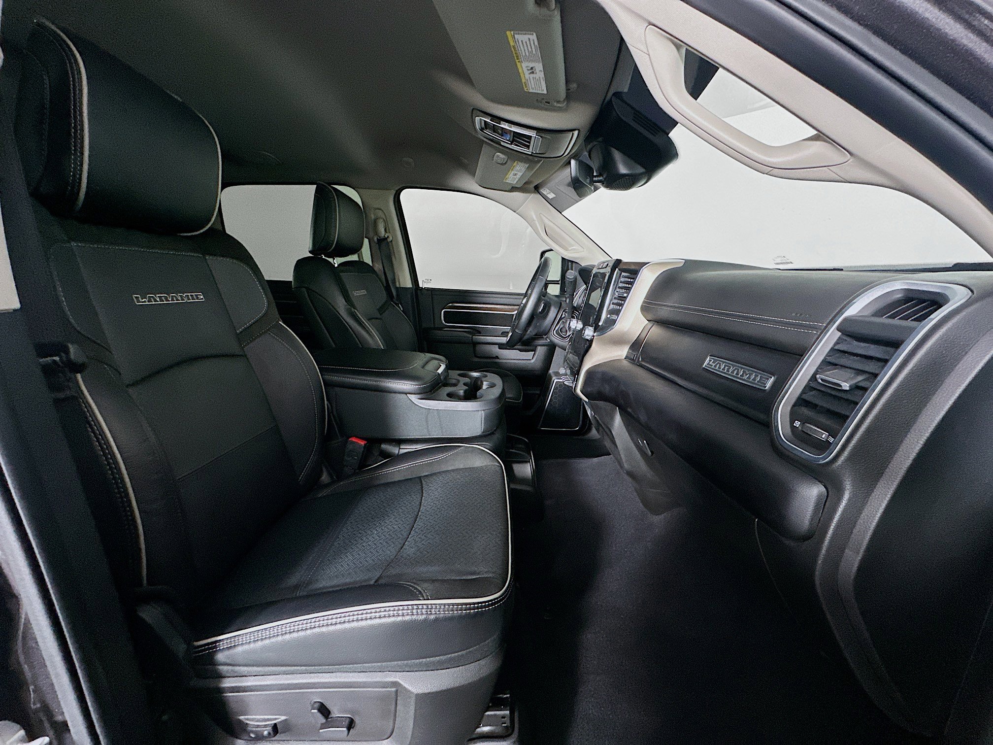 Used 2024 RAM 2500 Laramie w/ Safety Group image 32
