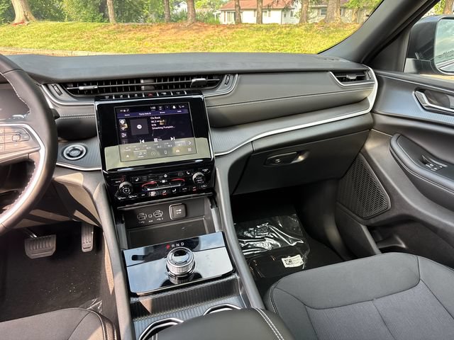 New 2026 Jeep Grand Cherokee Laredo X AWD/4WD image 12