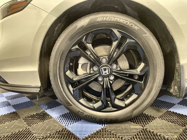 Used 2025 Honda Accord SE image 10