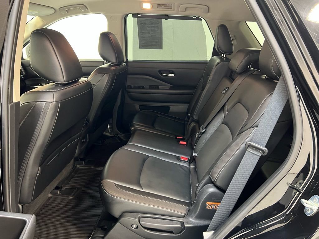 Used 2023 Nissan Pathfinder SL image 28