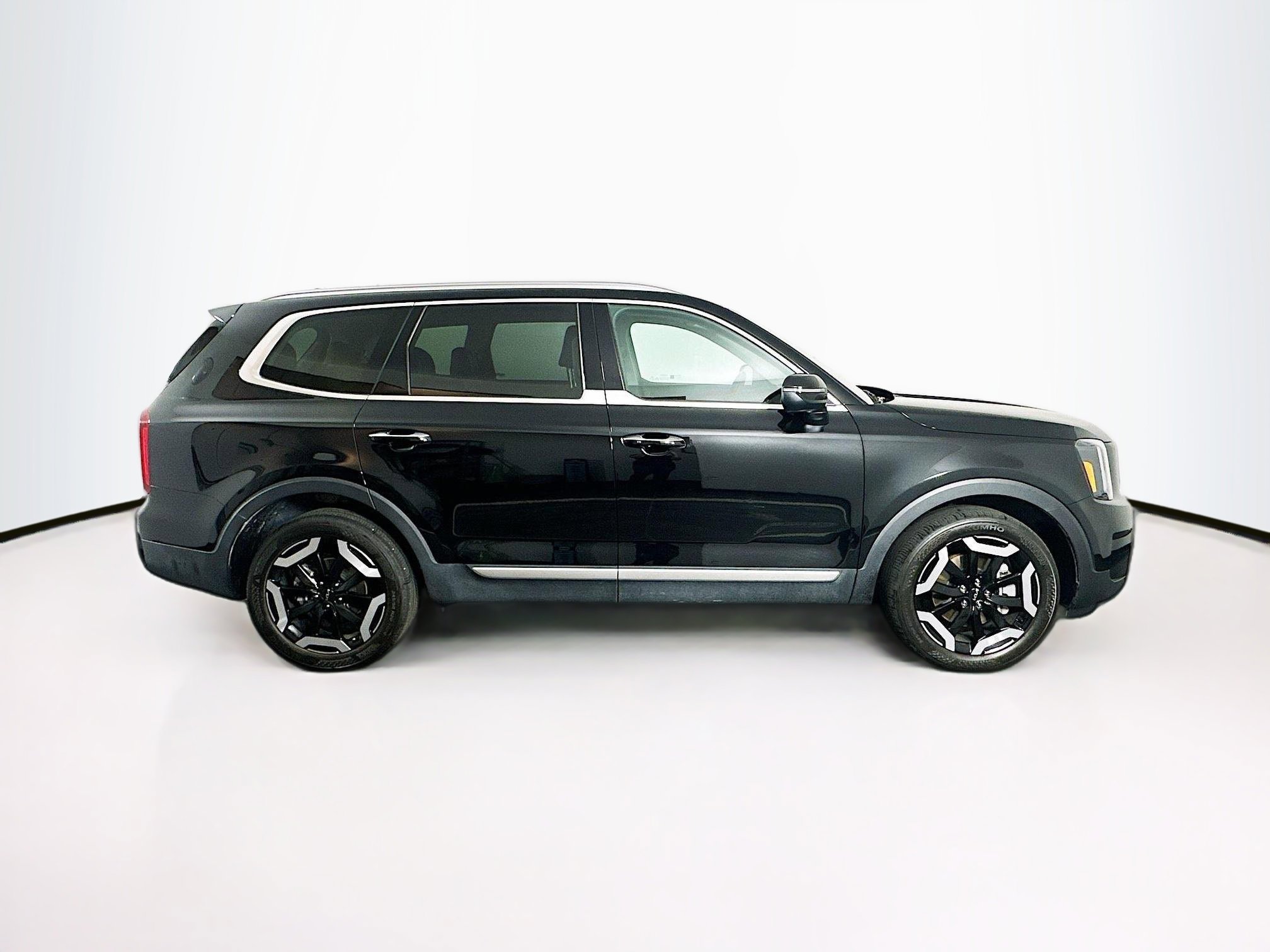 Used 2025 Kia Telluride S image 10