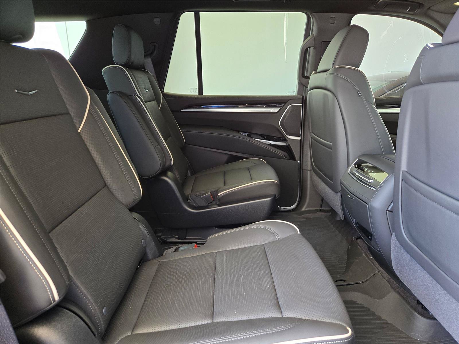 New 2026 Cadillac Escalade Sport w/ Touring Package AWD/4WD image 32