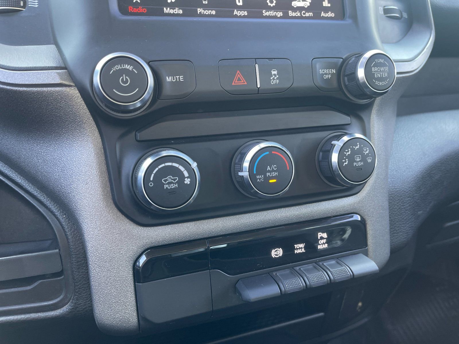 Used 2020 RAM 2500 Tradesman w/ Chrome Appearance Group image 21