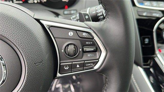 Used 2025 Acura RDX SH-AWD image 15