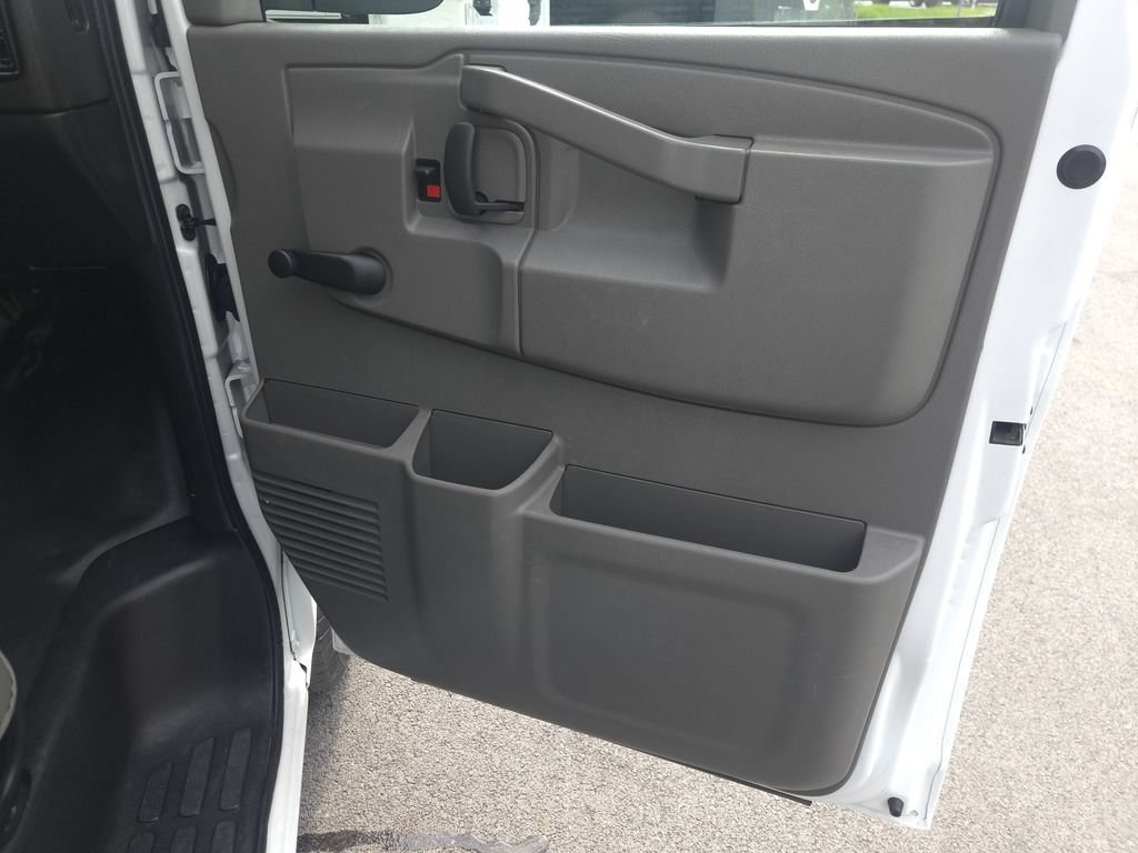 Used 2019 Chevrolet Express 3500 RWD image 15