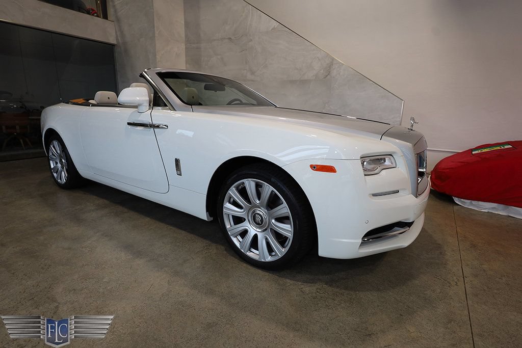 Used 2017 Rolls-Royce Dawn RWD image 14