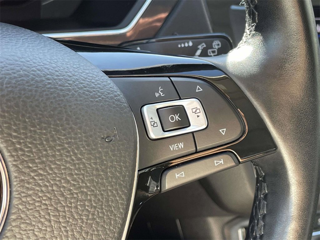 Used 2019 Volkswagen Tiguan SEL Premium image 10