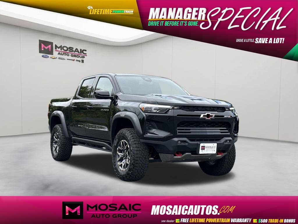 Used 2025 Chevrolet Colorado ZR2 w/ Technology Package AWD/4WD image 1