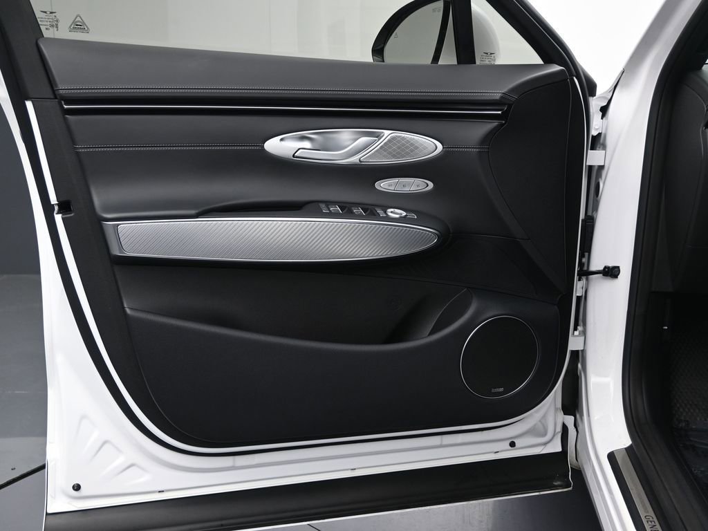 Used 2025 Genesis GV70 2.5T w/ Sport Prestige Package image 11