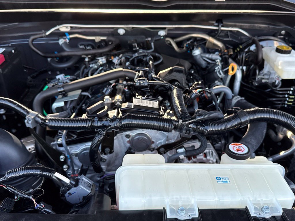 Certified 2025 Toyota Tacoma SR5 AWD/4WD image 31