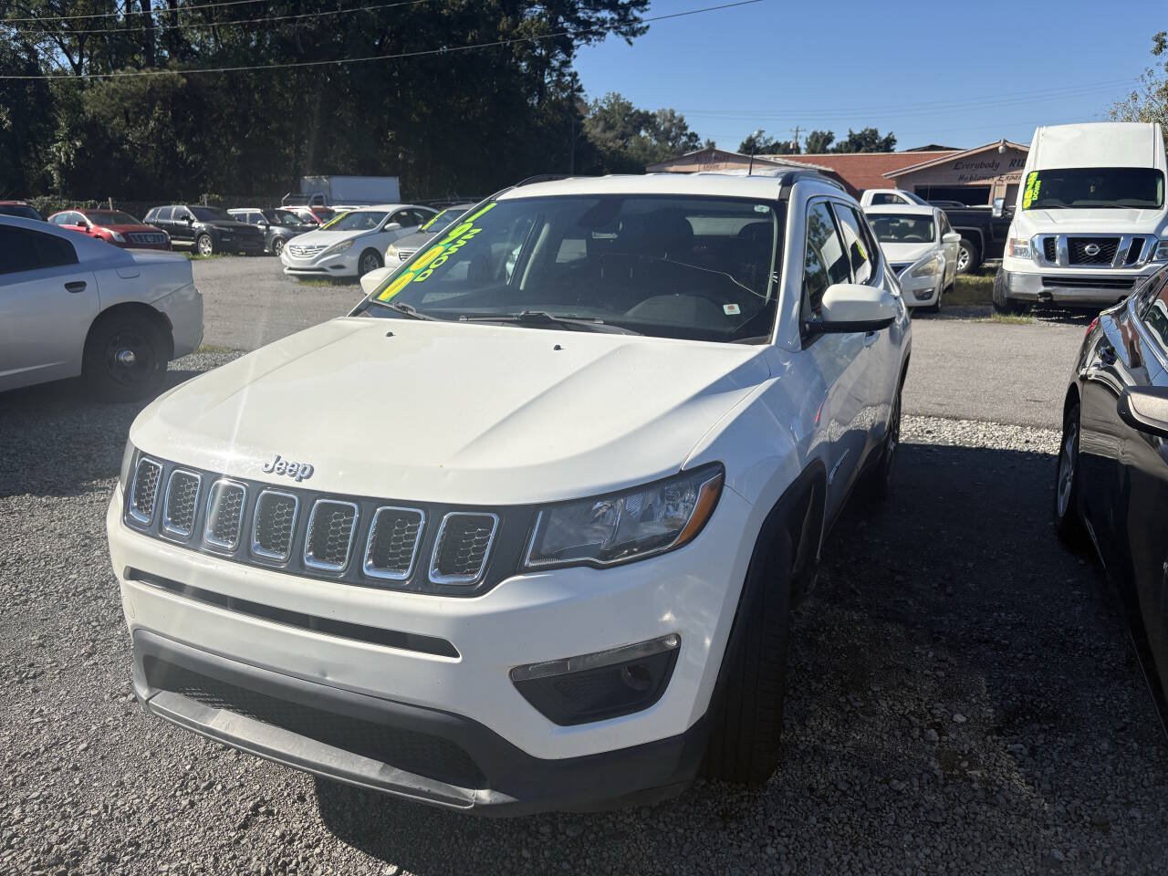 Used 2018 Jeep Compass Latitude FWD image 2