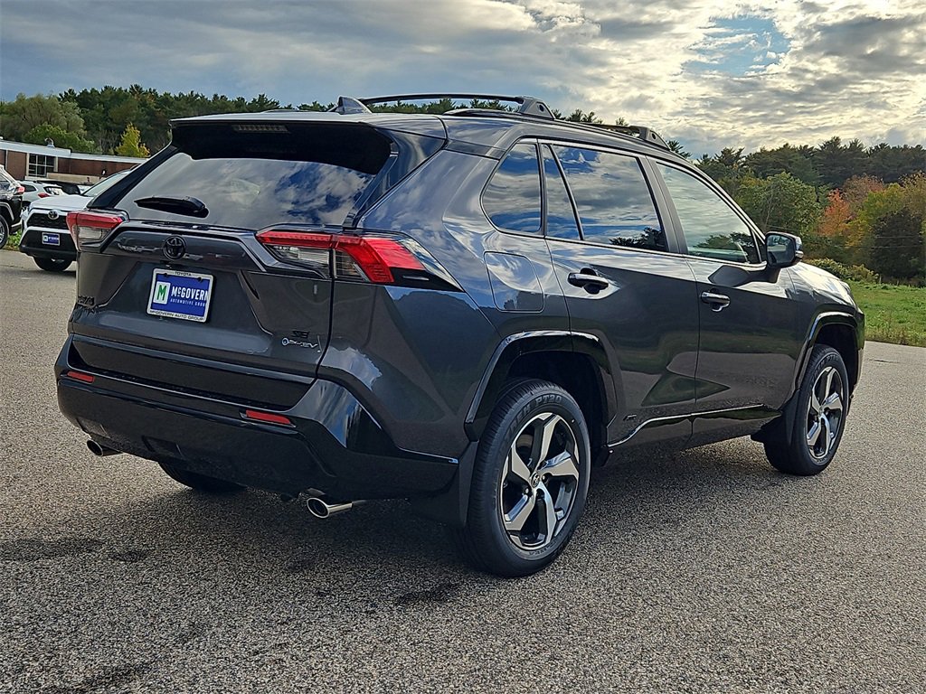 New 2025 Toyota RAV4 SE image 2